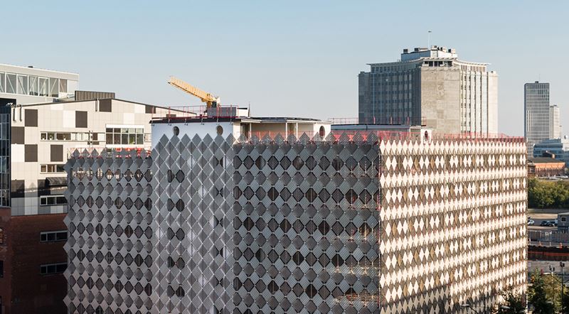 Nytt parkeringshus med stark karaktär i Dockan