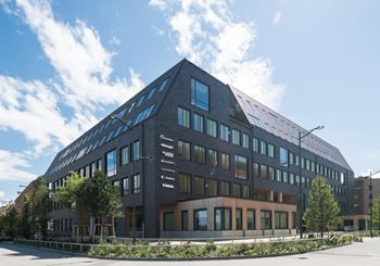 Kontor på stationsnära läge med stora terrasser