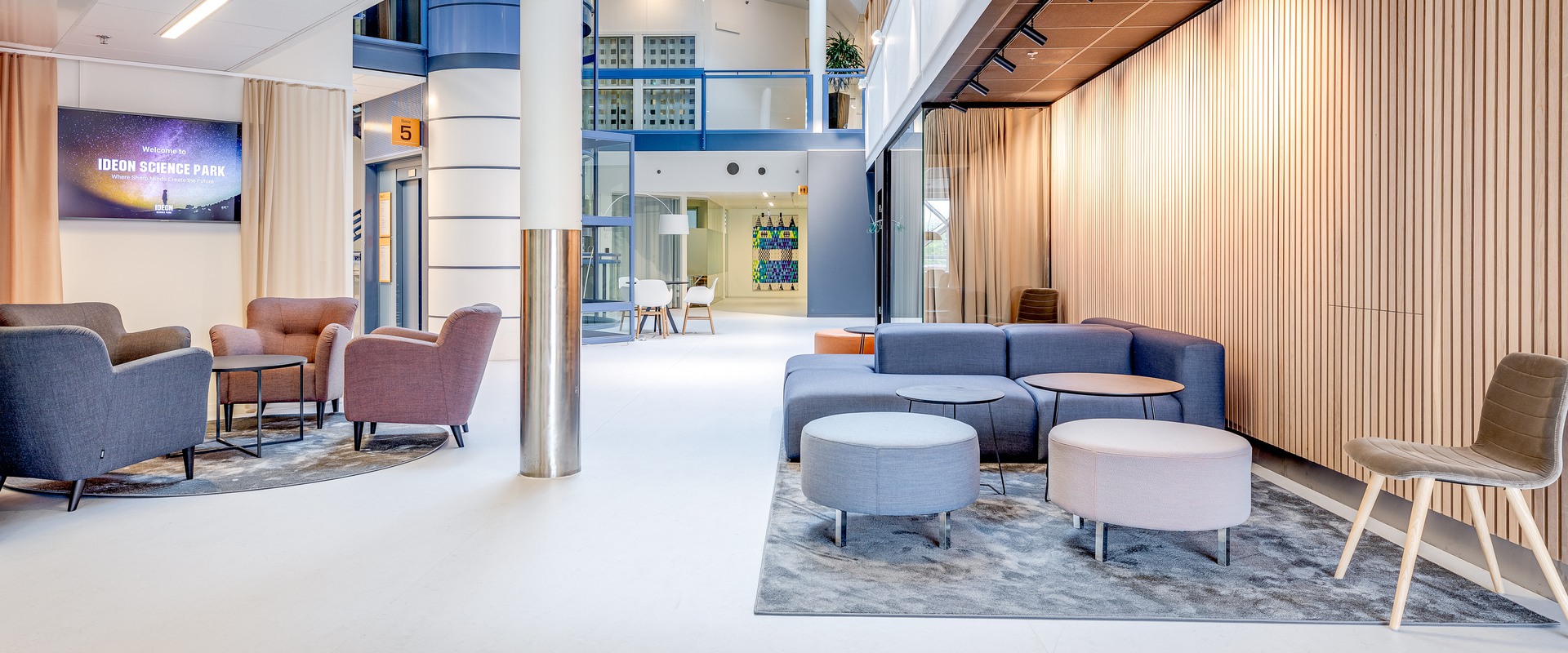 Hörnlokal med vindsvåningskänsla