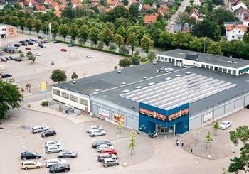 Rymlig butikslokal med goda parkeringsmöjligheter