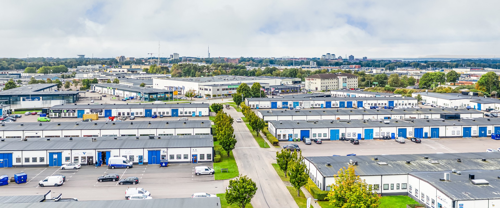 Lager med port på Berga