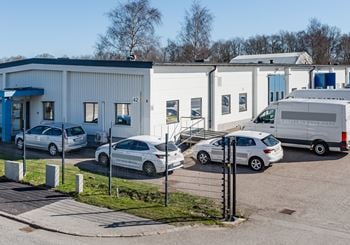 Lagerlokal med kontor på Ättekulla