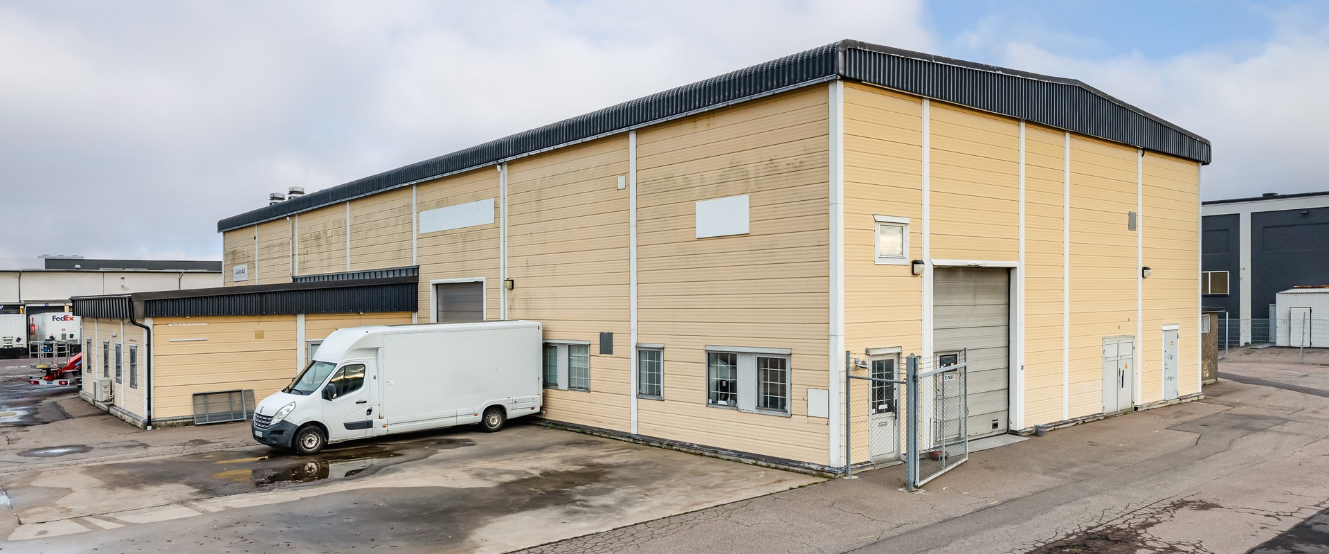 Lager med kontor i södra Helsingborg