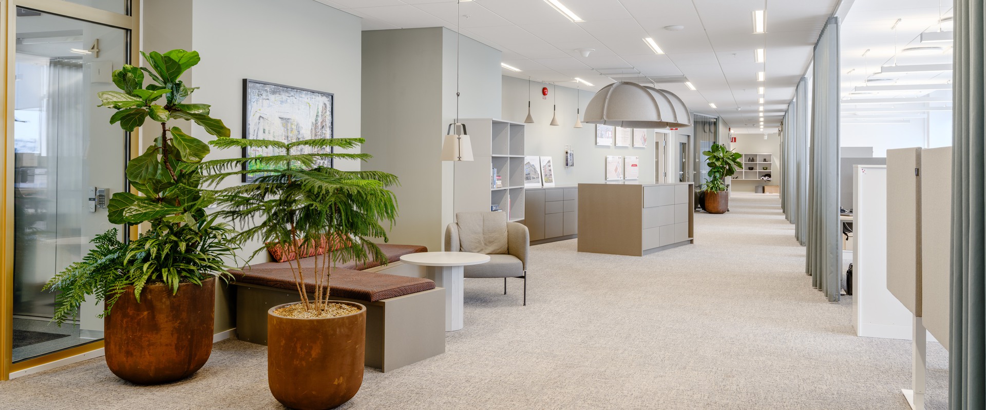 Modernt kontor med fantastisk utsikt över staden