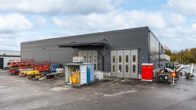 Bild på baksida och portar av Rentas nya lokal