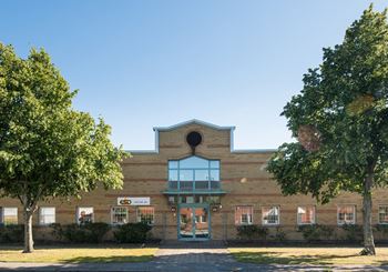 Trevligt lager och kontor på Limhamn