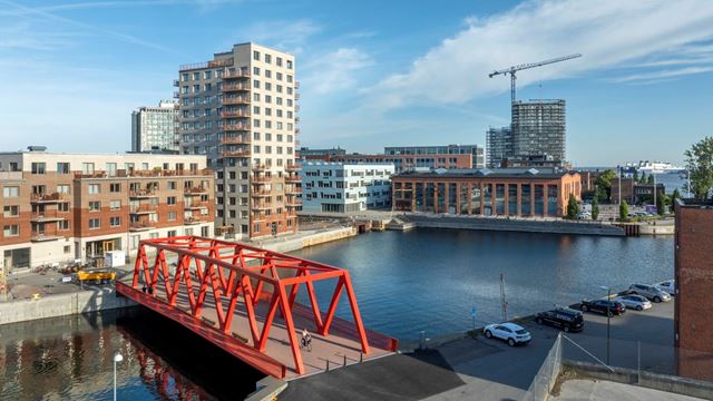 Dockan har kontor med havsnära läge