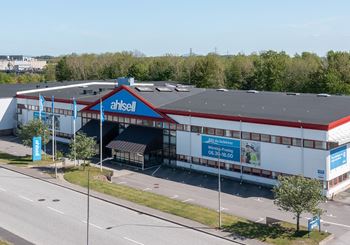 Butik, lager och kontor i ett etablerat affärsläge