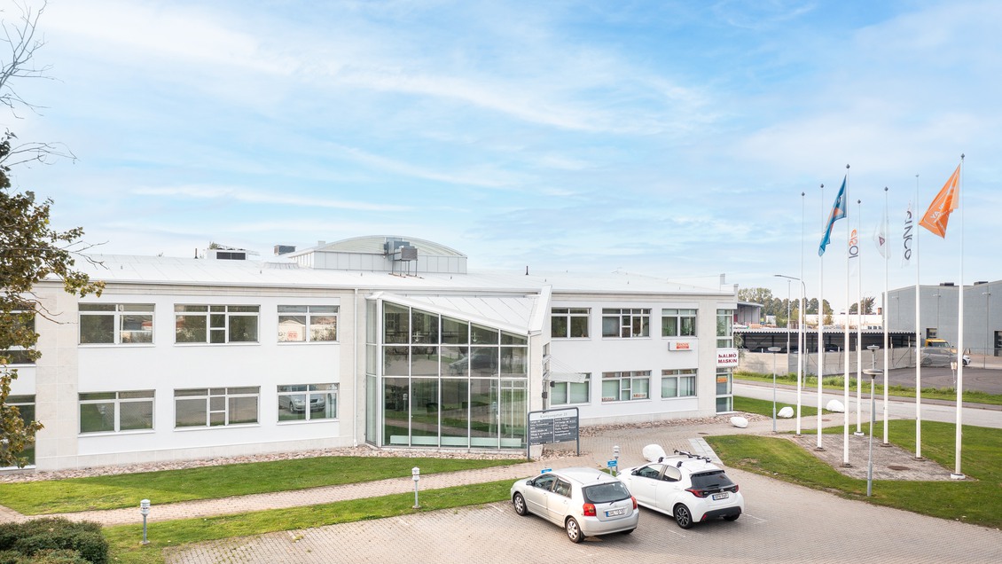 Trivsamt kontor mitt i Fosie med parkering 