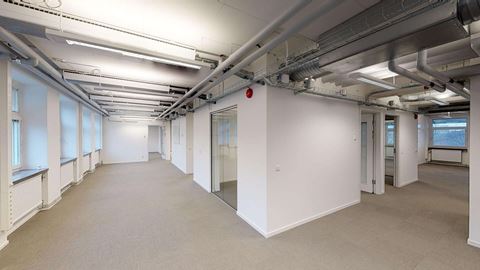 Vy över korridor och mötesrum