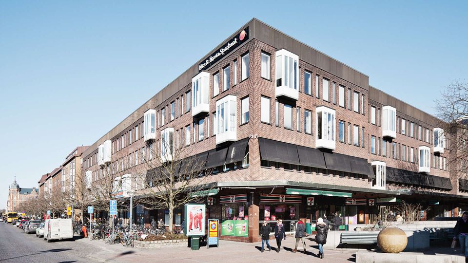 Bytarebacken 39, fastighet med kontor, butik och vård på Bangatan 10 vid Lund C.