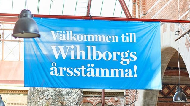 A flag from the Wihlborg's annual general meeting, welcoming all visitors.