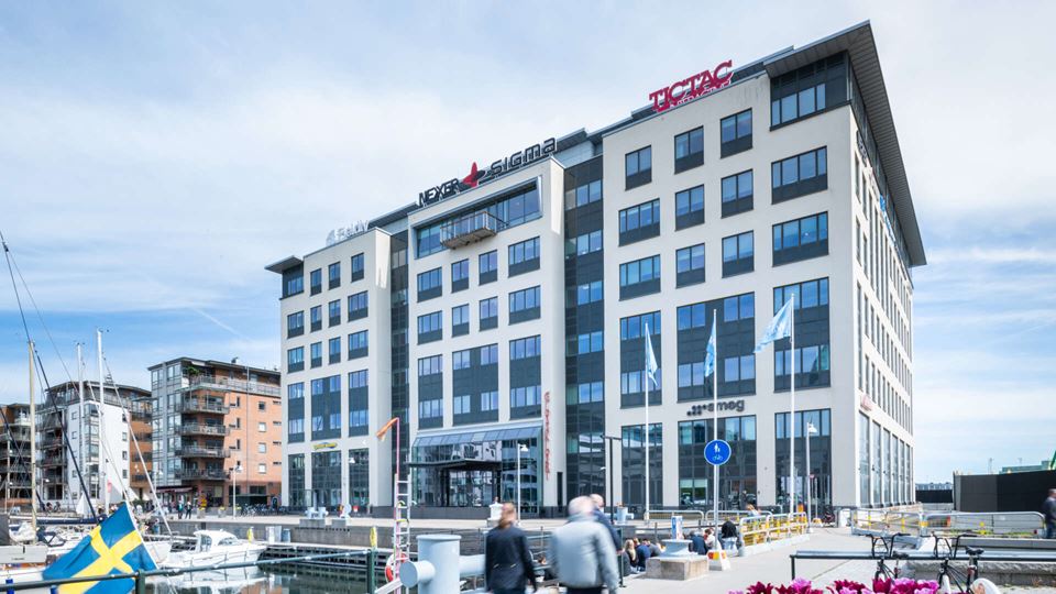 Torrdockan 6, fastighet med kontor och restaurang på Dockplatsen 1 i Dockan i Malmö