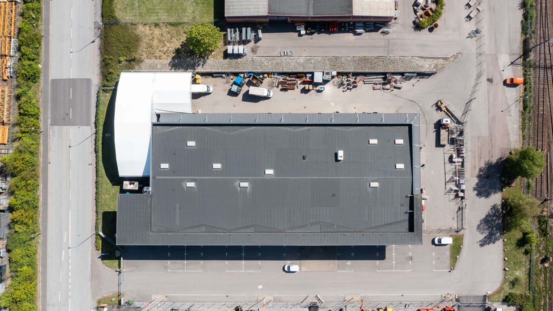 Bronsdolken 3  fotograferad rakt uppifrån.