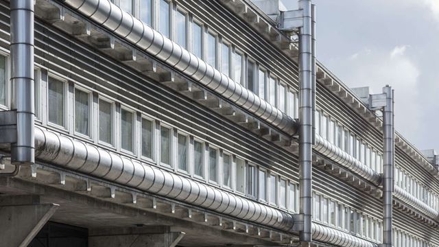 Detalj i fasaden på Karin 13.