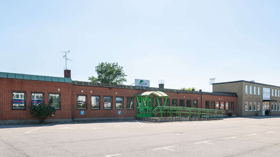 Röd tegelfasad på Syret 13 i Norra Sorgenfri.