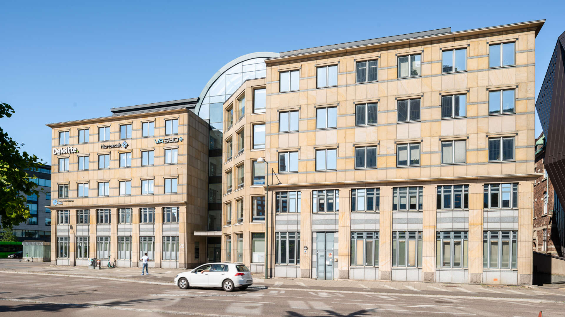 Väktaren 3 med sina höga fönster. 