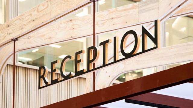 Wihlborgs kontorshus Kvartetten bjuder på Hyllies största takterrass med både utomhusarbetsplatser, wifi, grönska och fantastisk utsikt över Öresund.